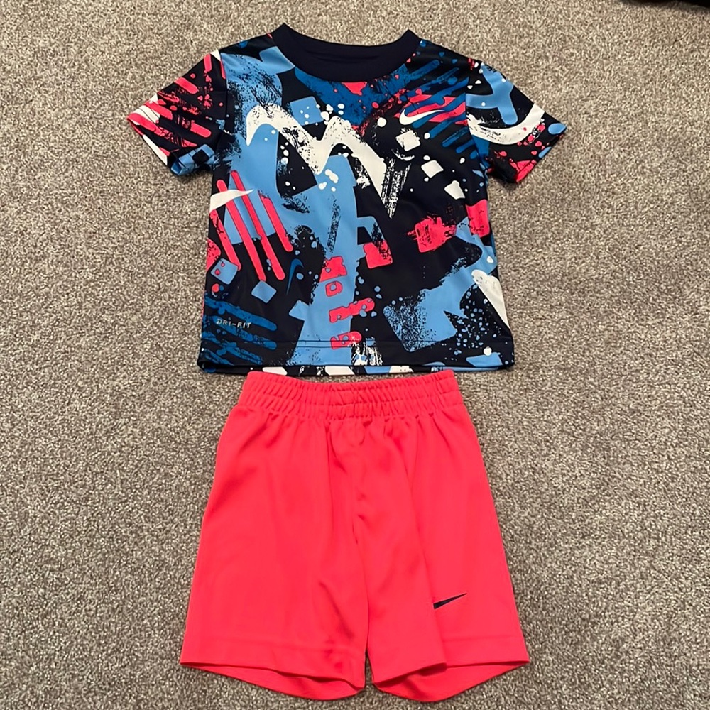 Boys 2T Nike Set